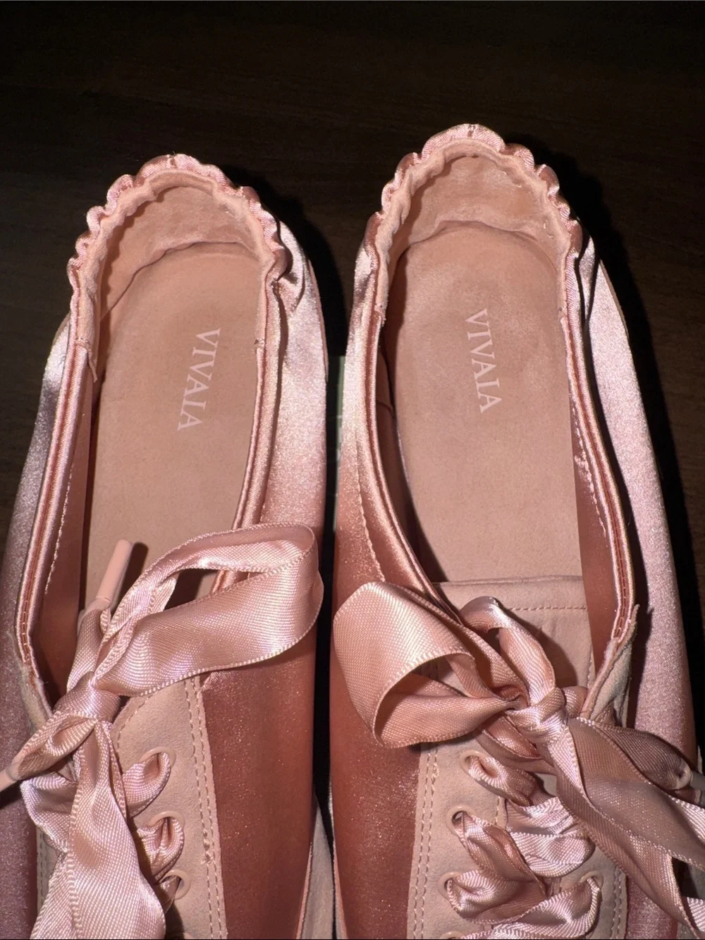 Vivaia Sz. 39.5 Square-Toe Lace-Up Satin Sneakerina (Cristina)